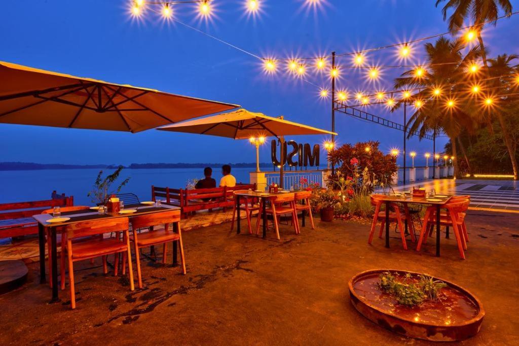 Blu Missel By The River Ribandar Экстерьер фото