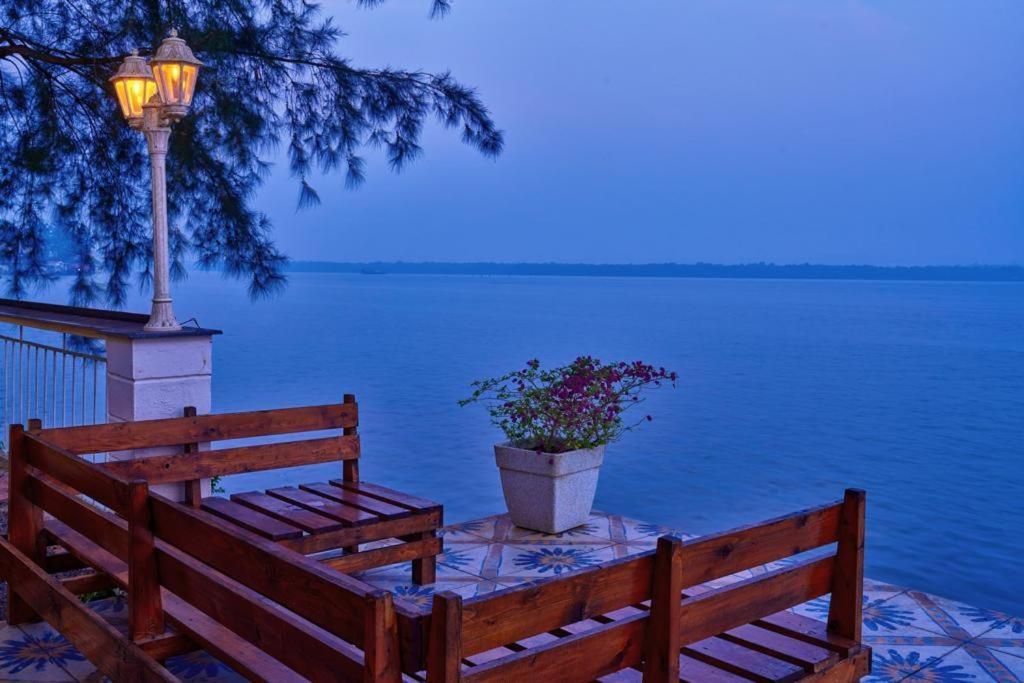 Blu Missel By The River Ribandar Экстерьер фото